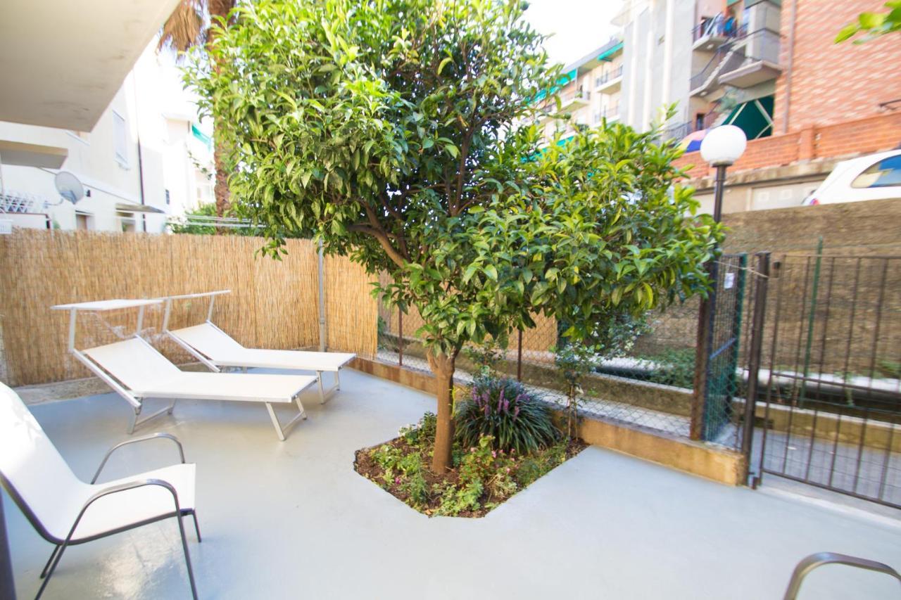 Grande Bilocale Con Giardino E Posto Auto Privato Comodo Al Mare Varazze Exterior photo
